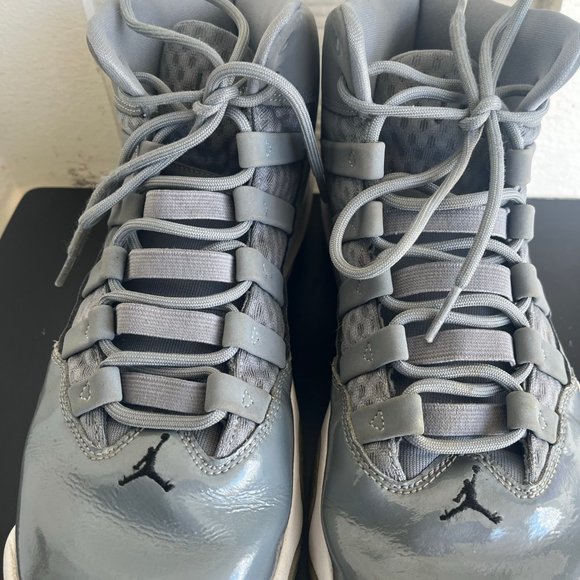 Jordan Men's Aura Cool Grey Shoes Sneakers Size 9.5 Style AQ9084-010 - Picture 6 of 14